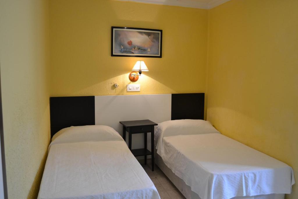 Hotel Miramar La Línea de la Concepción Extérieur photo